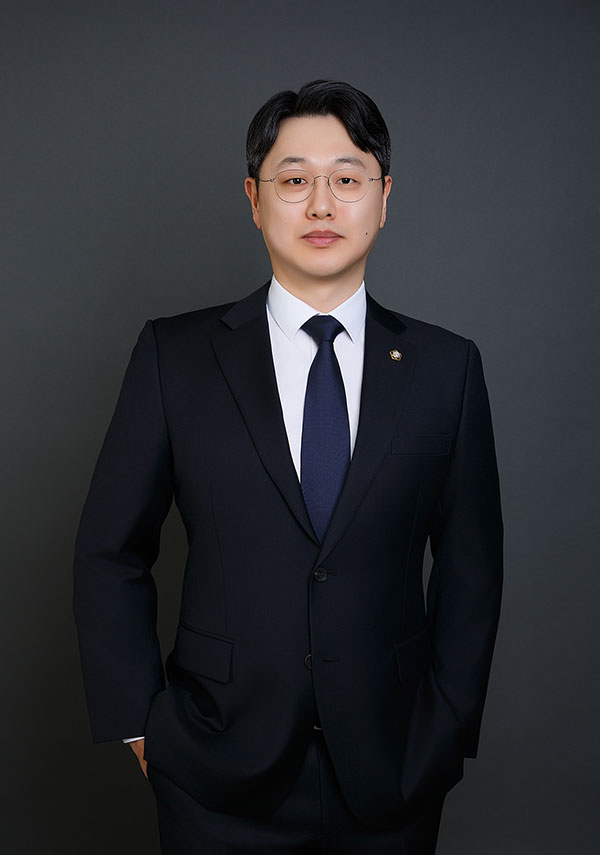 유승완 변호사